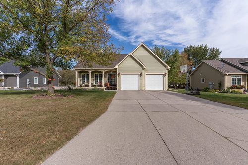 1020 Verlin Ln, Fergus Falls, MN, 56537-3328 | Card Image