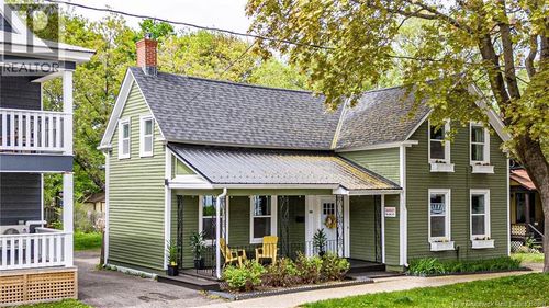 576 Charlotte St, Fredericton, NB, E3B1M2 | Card Image