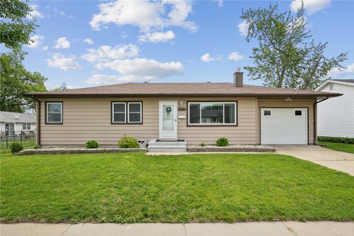 2713 Evelyn Drive Sw, Cedar Rapids, IA, 52404 | Card Image