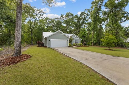9300 Emily Dr, Fanning Springs, FL, 32693-7793 | Card Image