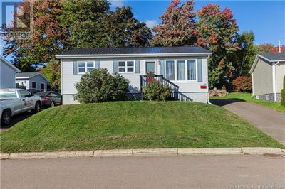 28 Wildwood Crt, House other with 3 bedrooms, 1 bathrooms and null parking in Moncton NB | Image 1