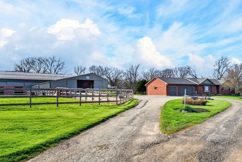 1513 Deerpass Rd, Marengo, IL, 60152-8071 | Card Image