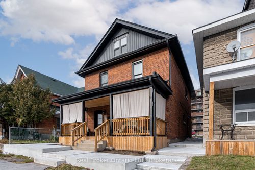 66 Nottawasaga St, Orillia, ON, L3V3J4 | Card Image