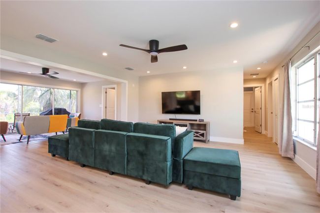 1057 Blue Heron Dr, House other with 2 bedrooms, 3 bathrooms and null parking in Sanibel FL | Image 20