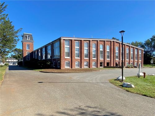 apt-214-40 Web Ave, North Kingstown, RI, 02852-6825 | Card Image