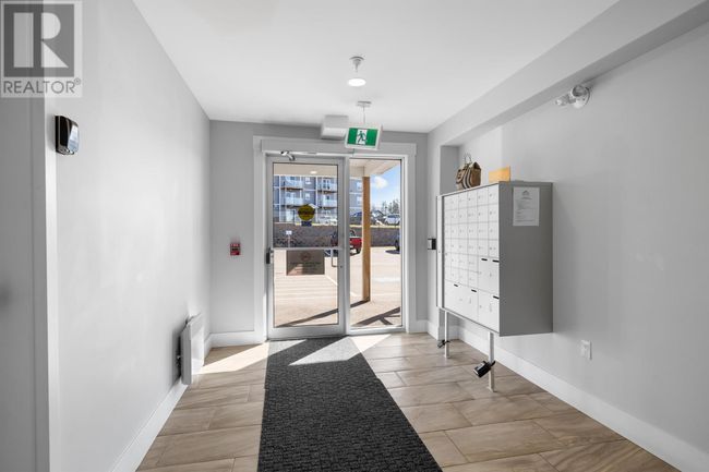 201 - 18 Gilbert Dr, Condo with 1 bedrooms, 1 bathrooms and null parking in East Royalty PE | Image 4