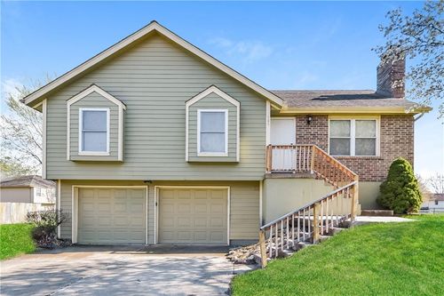 505 Nw Willow Dr, Grain Valley, MO, 64029-9538 | Card Image