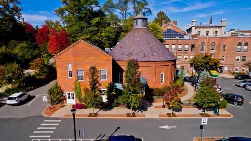 244 Main St, Northampton, MA, 01060-3886 | Card Image