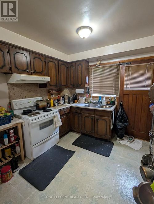 87 Lippincott Street, Toronto (University), ON, M5S2P2 | Card Image