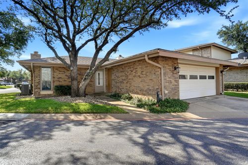 30 Park Ln, Bedford, TX, 76021-7116 | Card Image