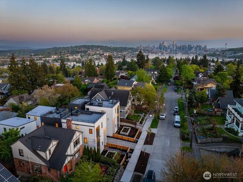 4122 B Burke Ave N, Seattle, WA, 98103 | Card Image