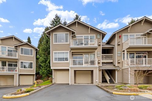 18560 Ne 57th St, Redmond, WA, 98052-6113 | Card Image