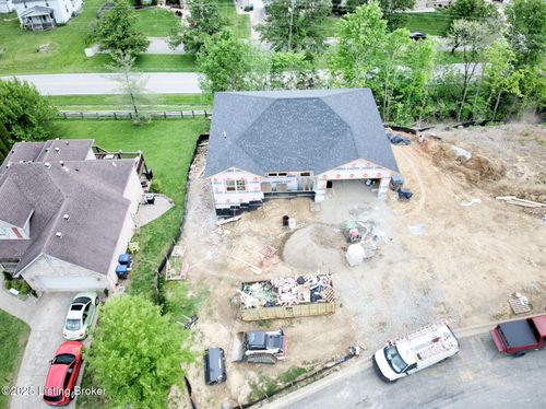 4406 Stone Wynde Dr, Louisville, KY, 40272 | Card Image