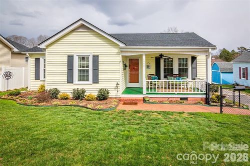 1004 Valley St, Kannapolis, NC, 28081-3311 | Card Image