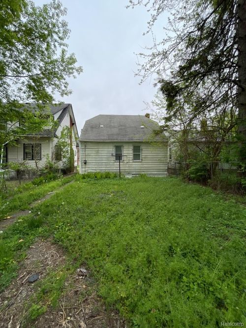 9137 Birwood St, Detroit, MI, 48204-2678 | Card Image