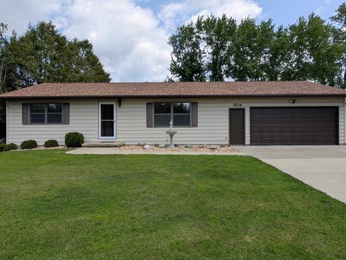 204 Hickory Dr, LENA, IL, 61048-9639 | Card Image
