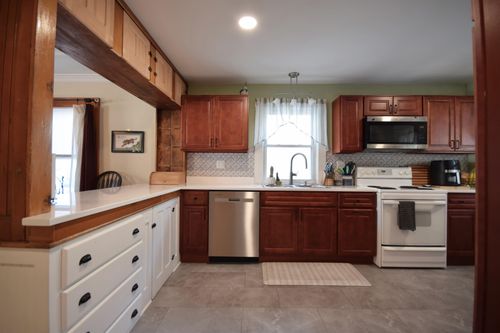 141 Washington St, Barre, VT, 05641-4330 | Card Image