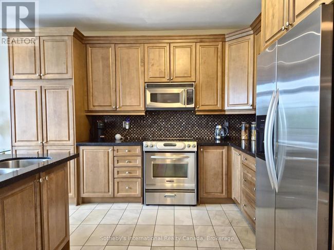 22 Prada Crt, House other with 6 bedrooms, 5 bathrooms and 6 parking in Brampton ON | Image 6