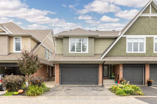 108 Manorhill Pvt, Ottawa, ON, K1H2J4 | Card Image