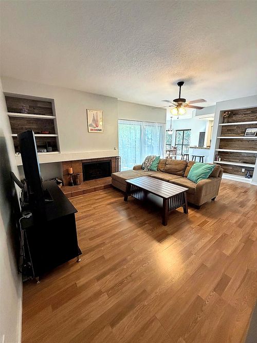 164-4711 Spicewood Springs Rd, Austin, TX, 78759-8429 | Card Image
