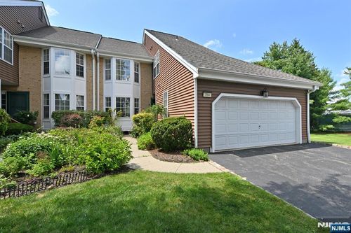 354 Stiles Ct, West Orange, NJ, 07052-4149 | Card Image