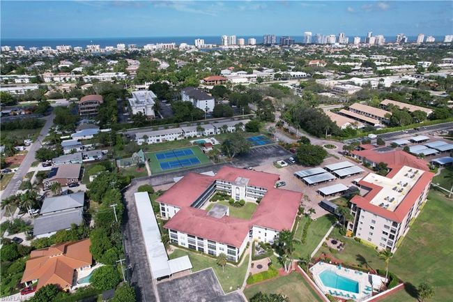 APT-104 - 57 High Point Cir W, Condo with 2 bedrooms, 2 bathrooms and 1 parking in NAPLES FL | Image 17
