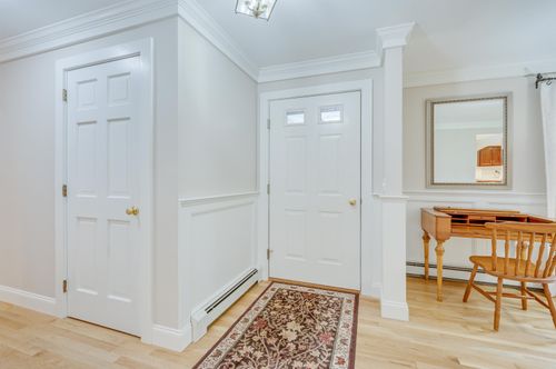 27 Pipers Gln, New London, NH, 03257-5560 | Card Image