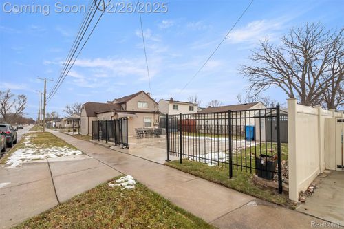 4221 Campbell St, Dearborn Heights, MI, 48125-2720 | Card Image