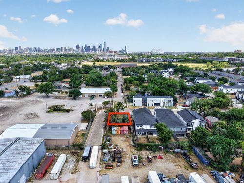 2823 Harston St, Dallas, TX, 75212-5120 | Card Image