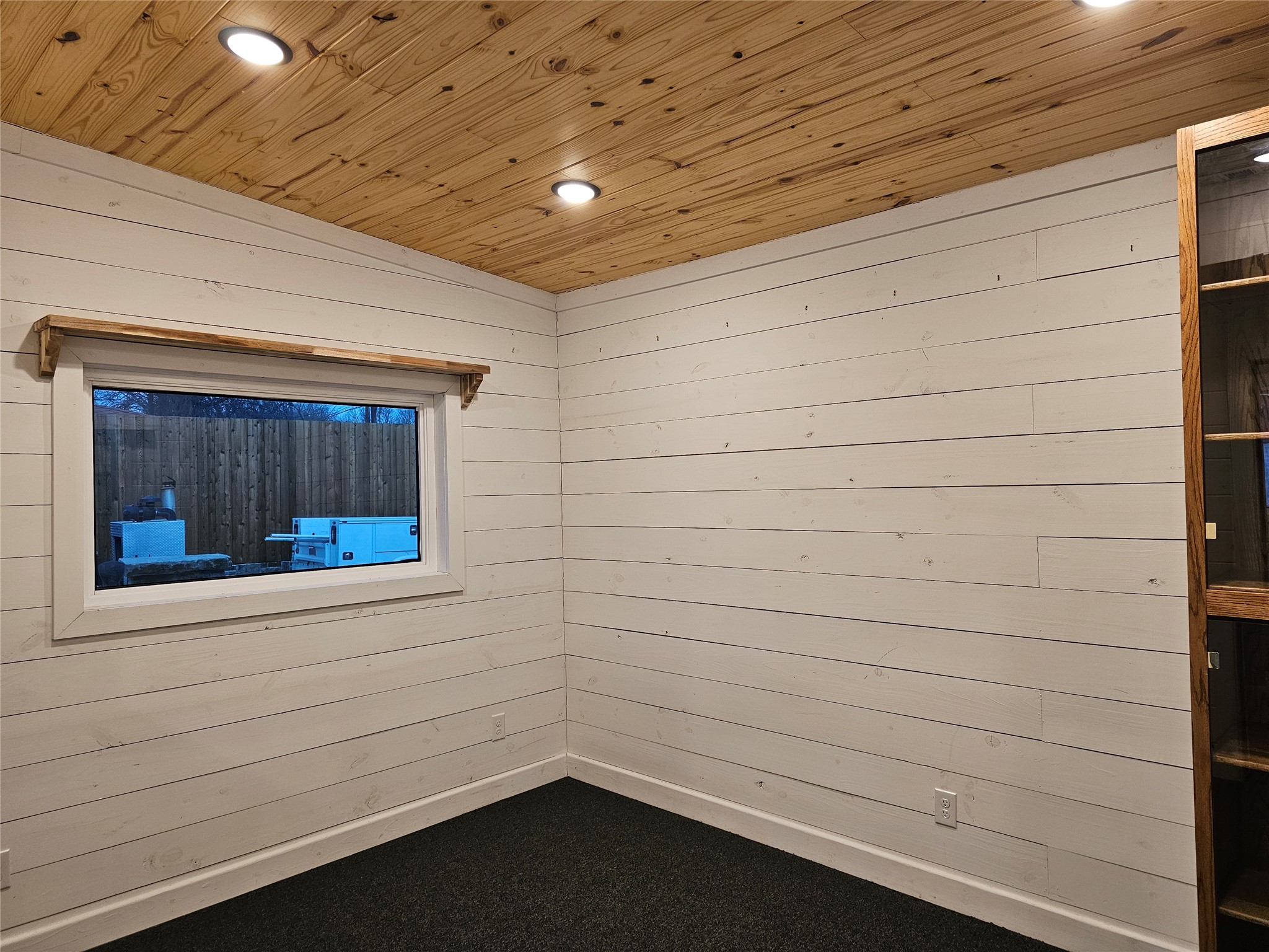 Commercial Lease in Alvarado 2