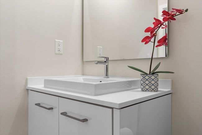 205 - 45510 Market Way, Condo with 2 bedrooms, 2 bathrooms and null parking in Chilliwack BC | Image 25