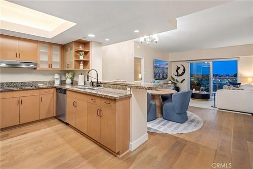 816-13700 Marina Pointe Dr, Marina del Rey, CA, 90292-9297 | Card Image