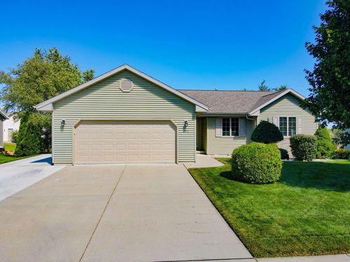 205 Wollet Dr, Fort Atkinson, WI, 53538-8847 | Card Image