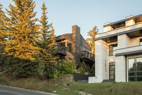 618 10 St Ne, Calgary, AB, T2E4M9 | Card Image
