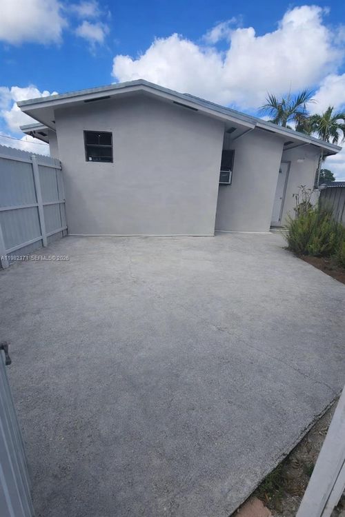 b-7866 Nw 174th St, HIALEAH, FL, 33015-3615 | Card Image