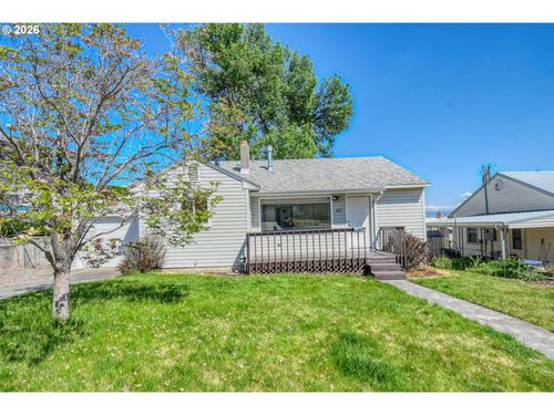812 Nw 11th St, Pendleton, OR, 97801-1224 | Card Image