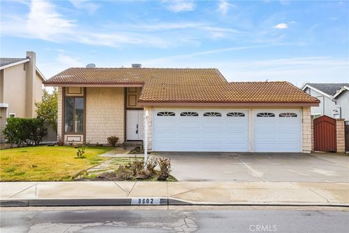 8602 Doremere Dr, Huntington Beach, CA, 92646 | Card Image