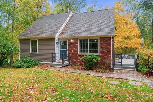 392 Hillsdale Rd, Richmond, RI, 02892-1006 | Card Image