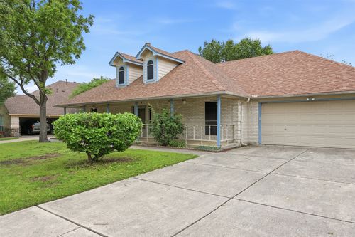 3167 Gerome St, Richland Hills, TX, 76118-6253 | Card Image