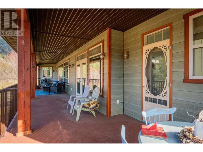 250 1 St Ave, House other with 3 bedrooms, 5 bathrooms and 3 parking in Kootenay Boundary BC | Image 34