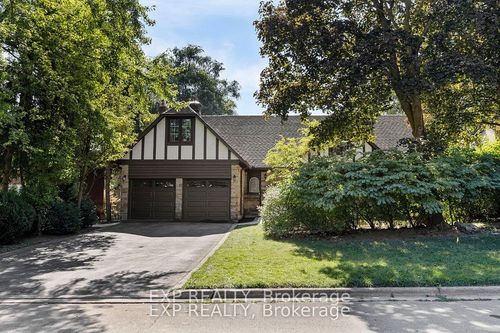 {{alt}} | Card Image