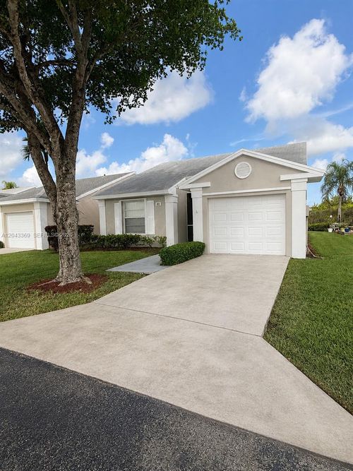 690 Se 22nd Ln, Homestead, FL, 33033-5220 | Card Image