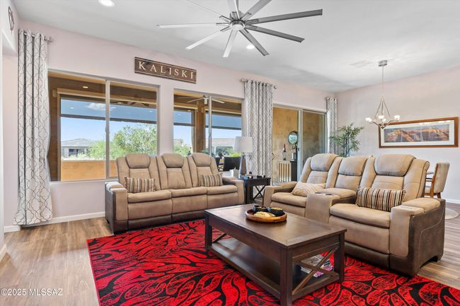 14-Living Area | Image 12