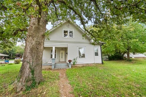 2258 N Missouri Ave, Springfield, MO, 65803-1448 | Card Image