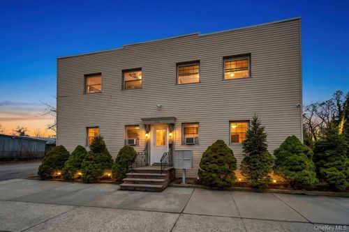 1b-1550 Montauk Hwy, Mastic, NY, 11950-2928 | Card Image