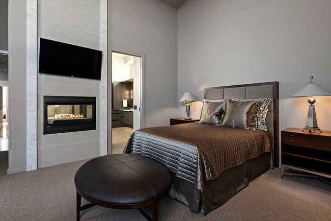 25 Posthill Drive Sw, House other with 4 bedrooms, 4 bathrooms and 8 parking in Calgary AB | Image 25