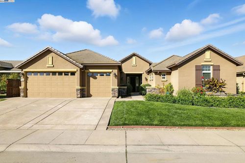 760 Griffey Way, Galt, CA, 95632-3065 | Card Image