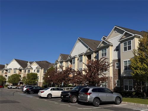 935 Tower Ridge Cir, Middletown, NY, 10941-2611 | Card Image