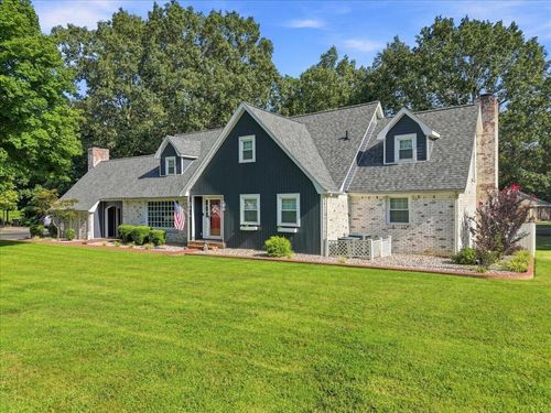 100 Kaywood Dr, Benton, KY, 42025-7638 | Card Image