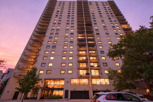1502-1225 Lasalle Ave, Minneapolis, MN, 55403-2331 | Card Image